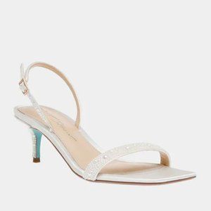 Betsy Johnson REBEL IVORY Kitten Heel